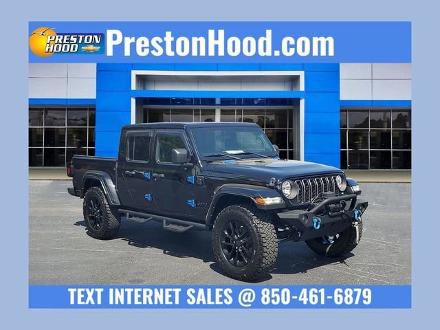 2024 Jeep Gladiator Nighthawk Auto's photo