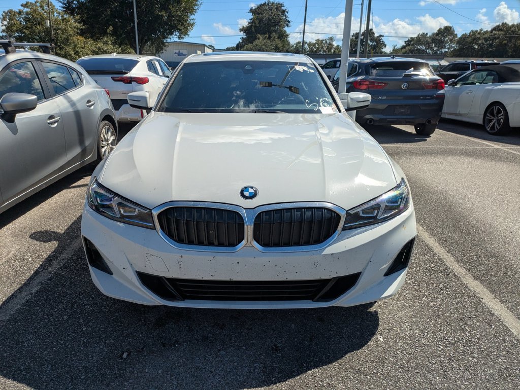 Used 2024 White BMW 330i image 4