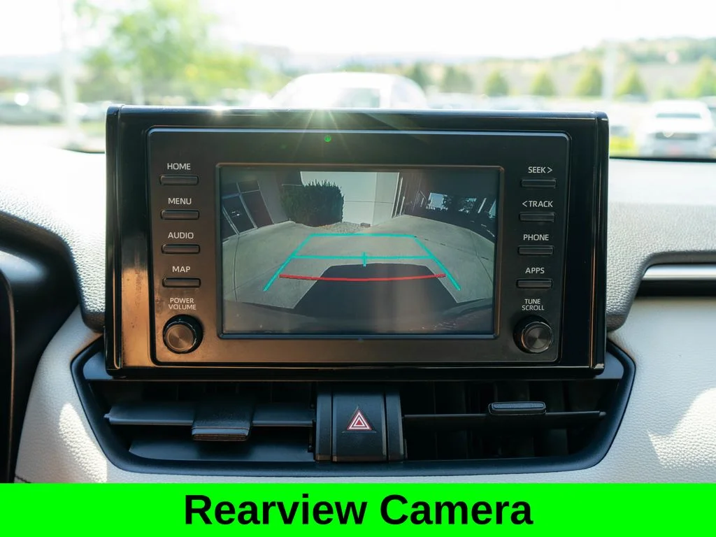 Used 2019 Silver Toyota XLE image 23