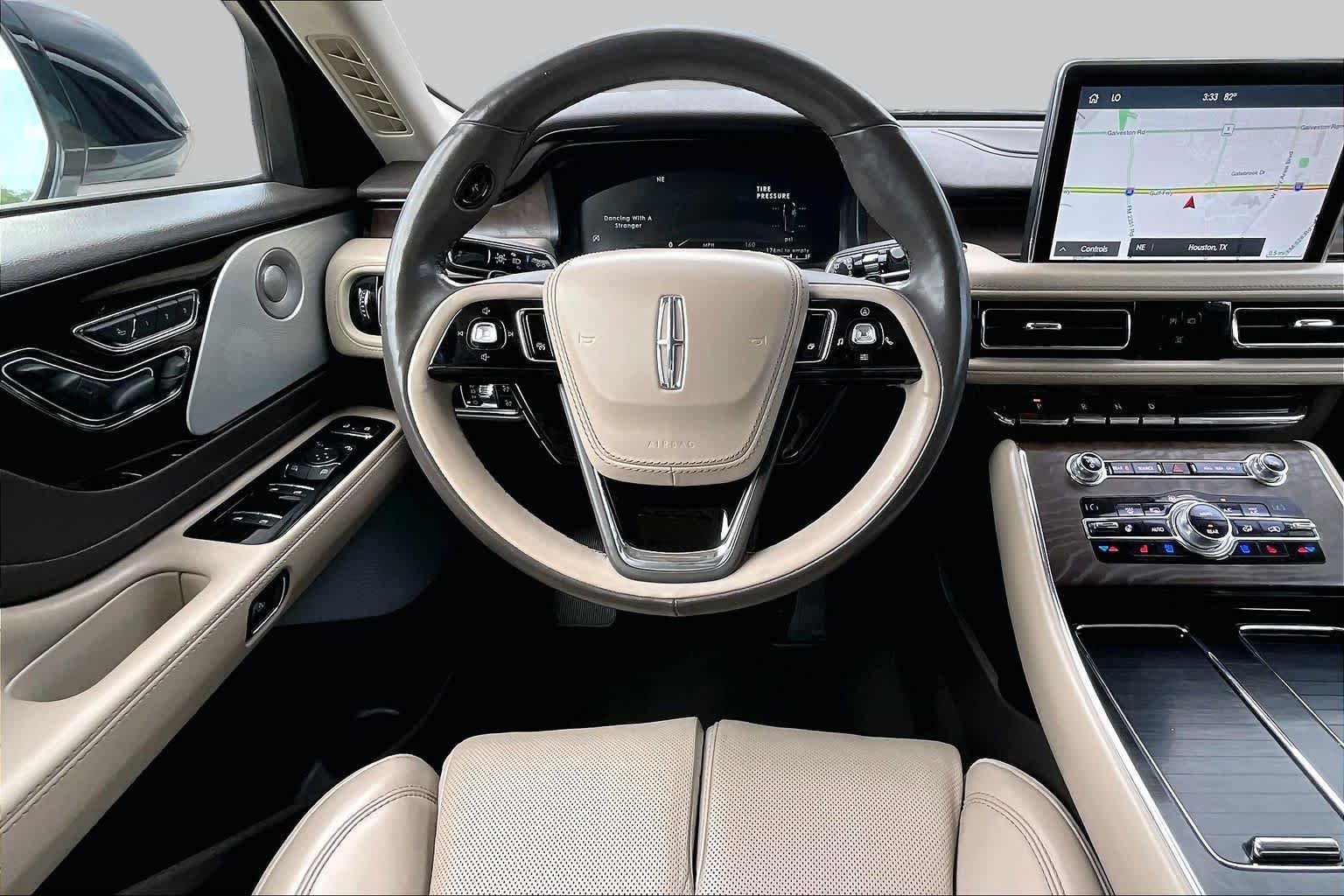 Used 2020 Pristine White Metallic Tri-Coat Lincoln Reserve image 6
