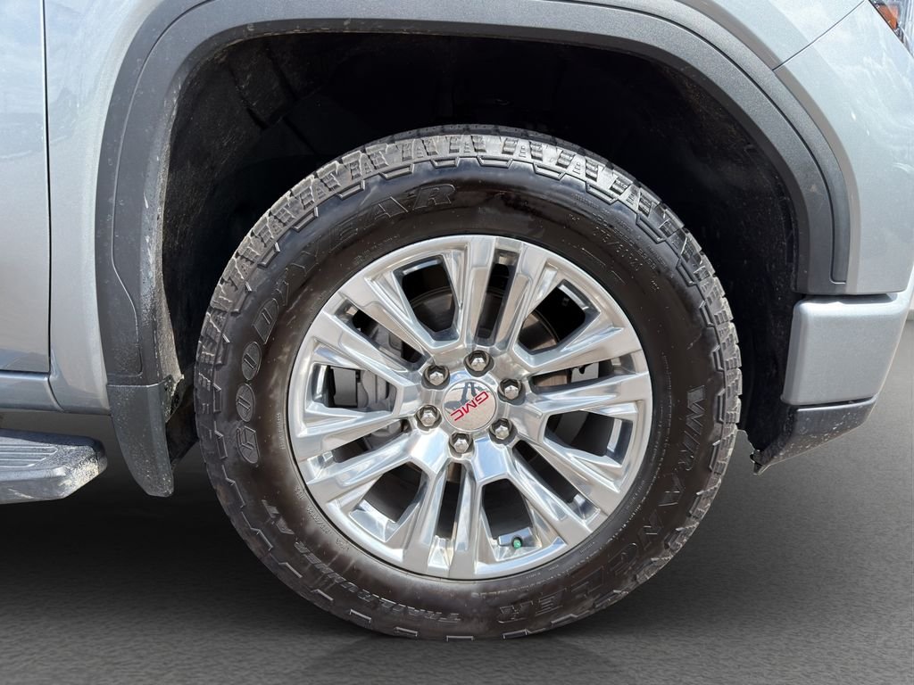 Used 2024 Silver GMC Denali image 32