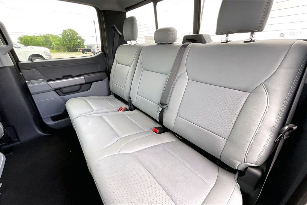 Used 2024 Gray Ford XLT image 19