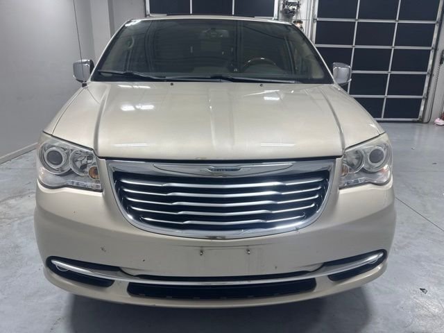 Used 2015 Beige Chrysler Limited image 3