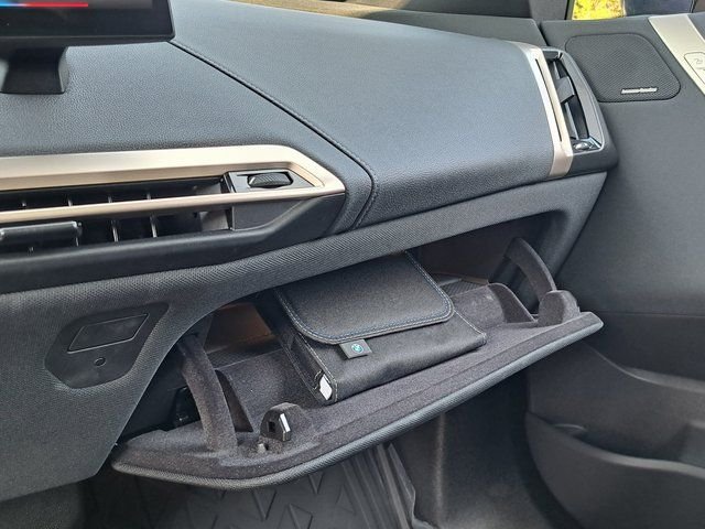 Used 2025 Blue BMW xDrive50 image 17