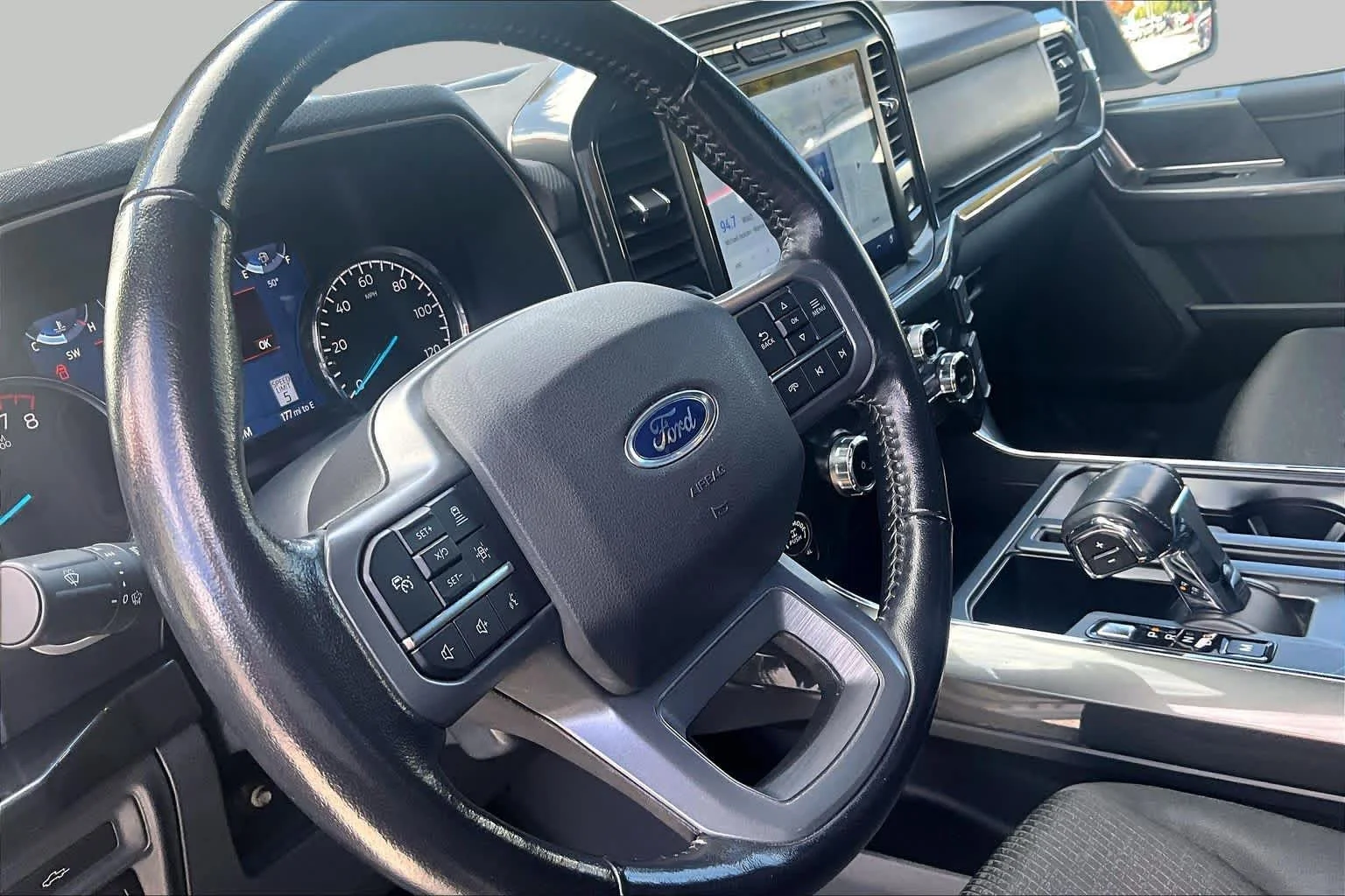 Used 2022 Oxford White Ford XLT image 18