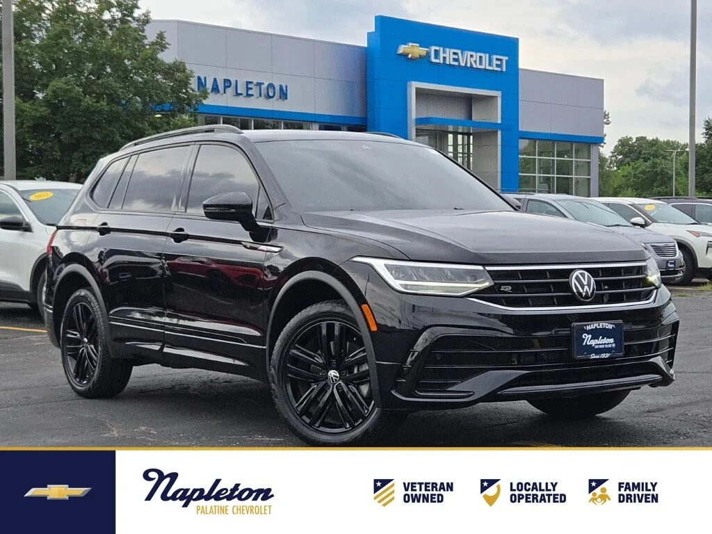 Used 2022 Black Volkswagen 2.0T SE R-Line Black image 1