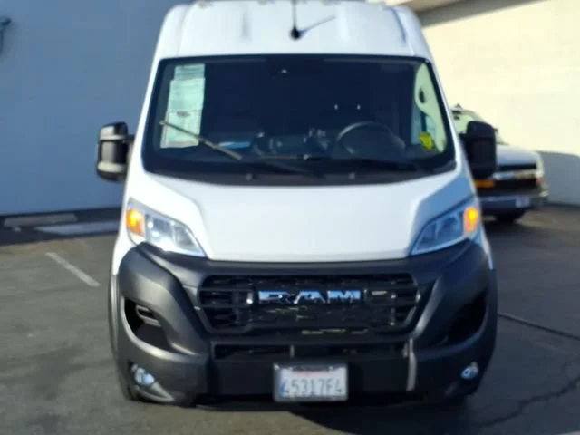 Used 2026 Bright White Cl Ram Tradesman image 2