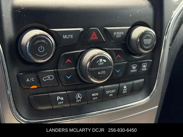 Used 2021 Black Jeep Laredo E image 19