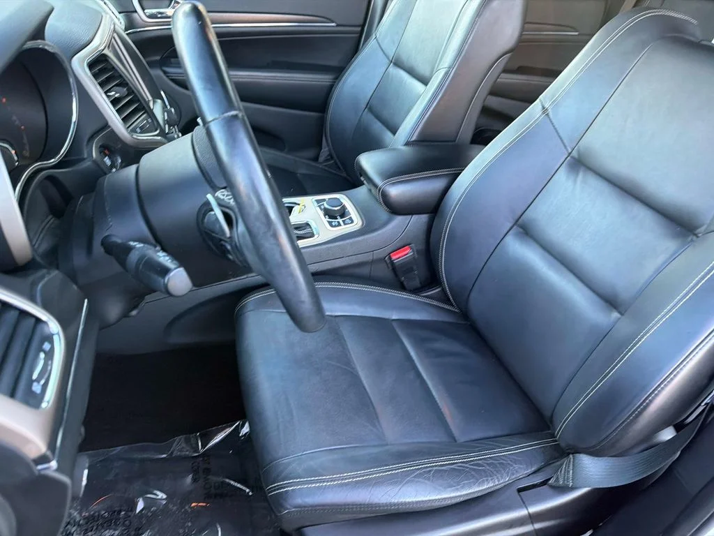 Used 2017 White Jeep Limited image 19