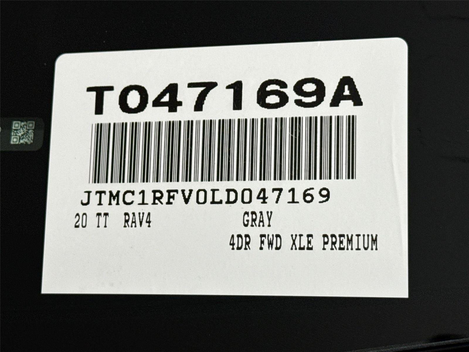 Used 2020 Magnetic Gray Metallic Toyota XLE Premium image 45