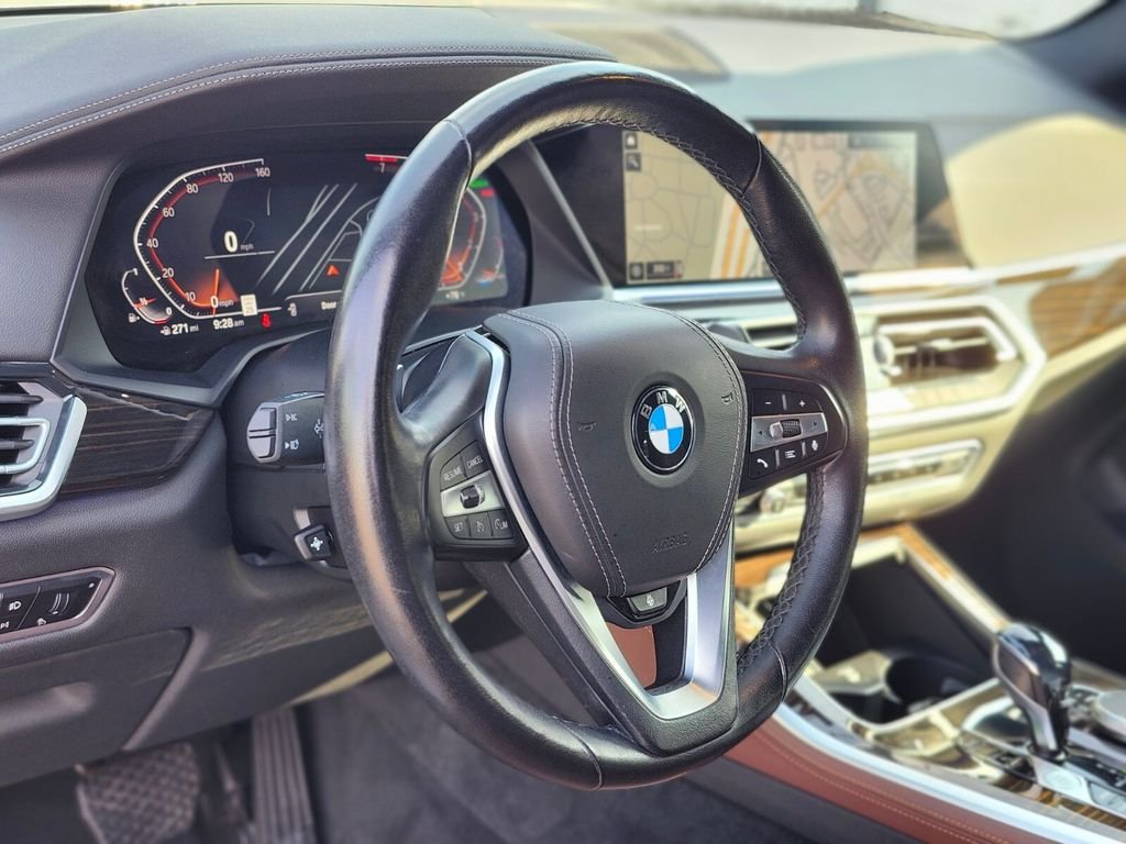 Used 2021 Gray BMW xDrive40i image 20
