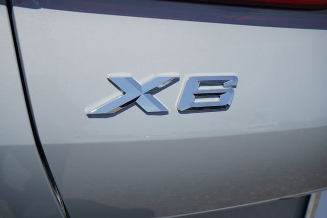 Used 2025 Gray BMW xDrive40i image 16