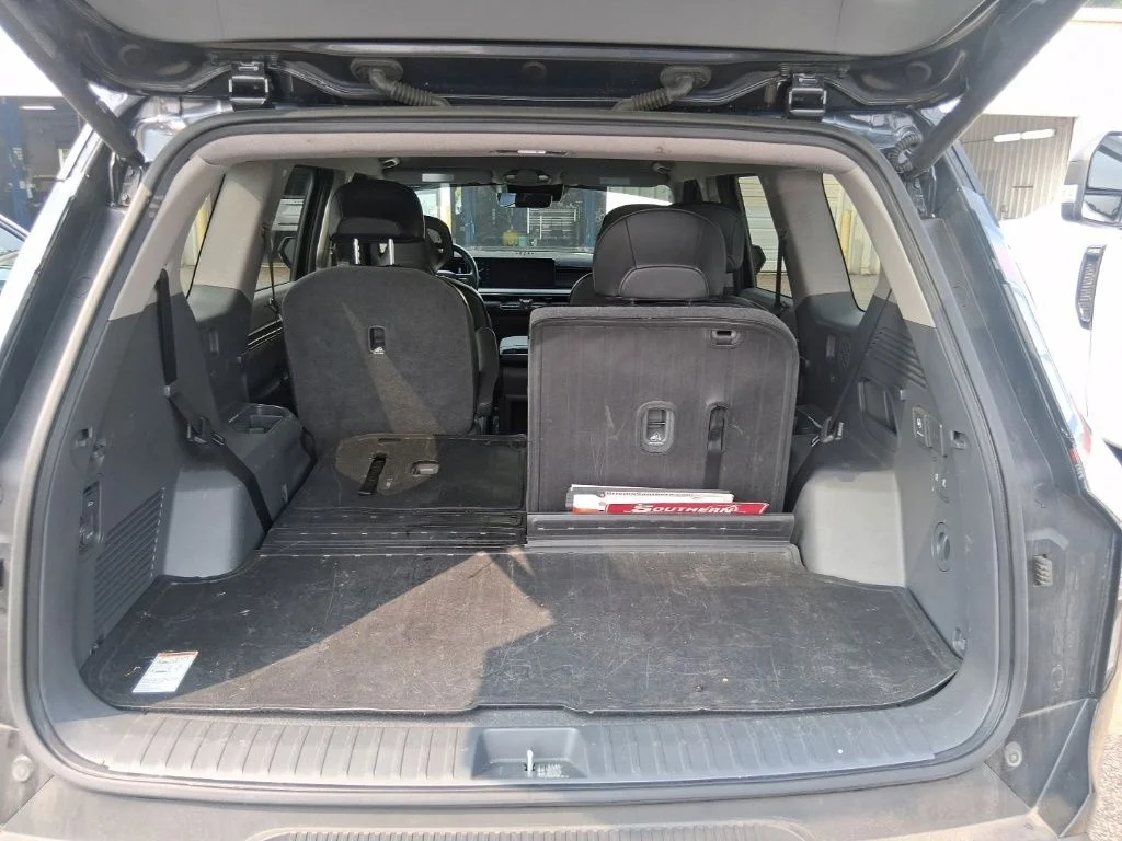 Used 2024 Black Kia Light Long Range image 14