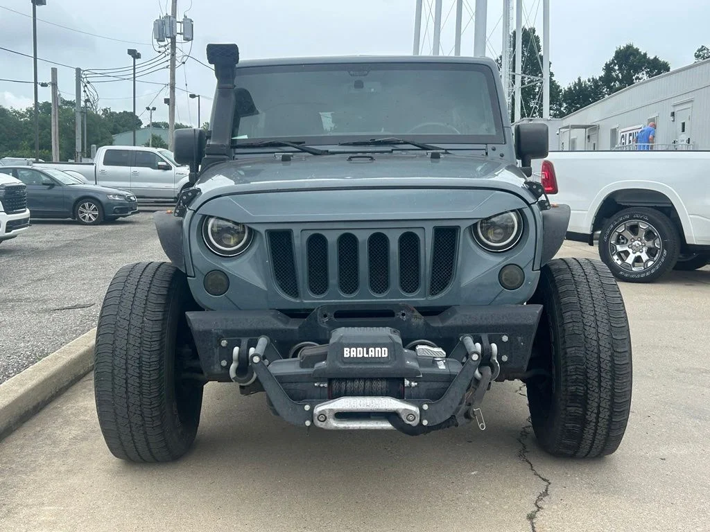 Used 2014 Gray Jeep Unlimited Sport image 3