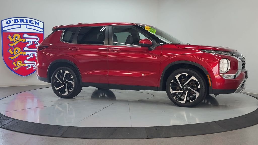 Used 2022 Red Diamond Mitsubishi  image 3