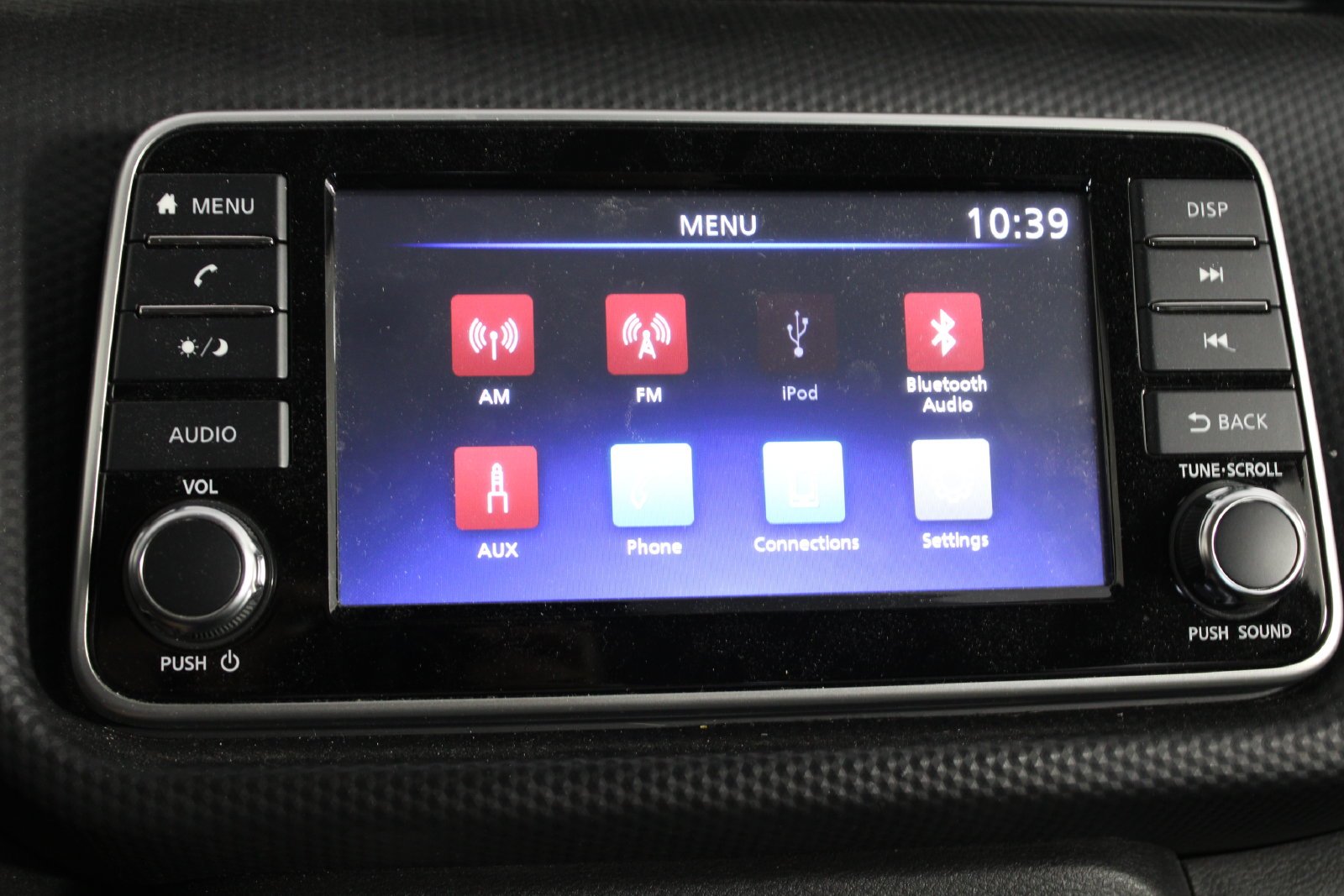 Used 2022 White Nissan S image 4