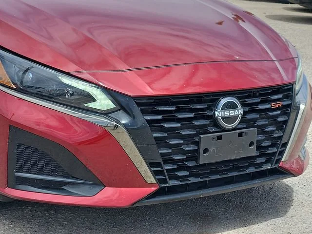 2025 Nissan Altima SR - Photo 7