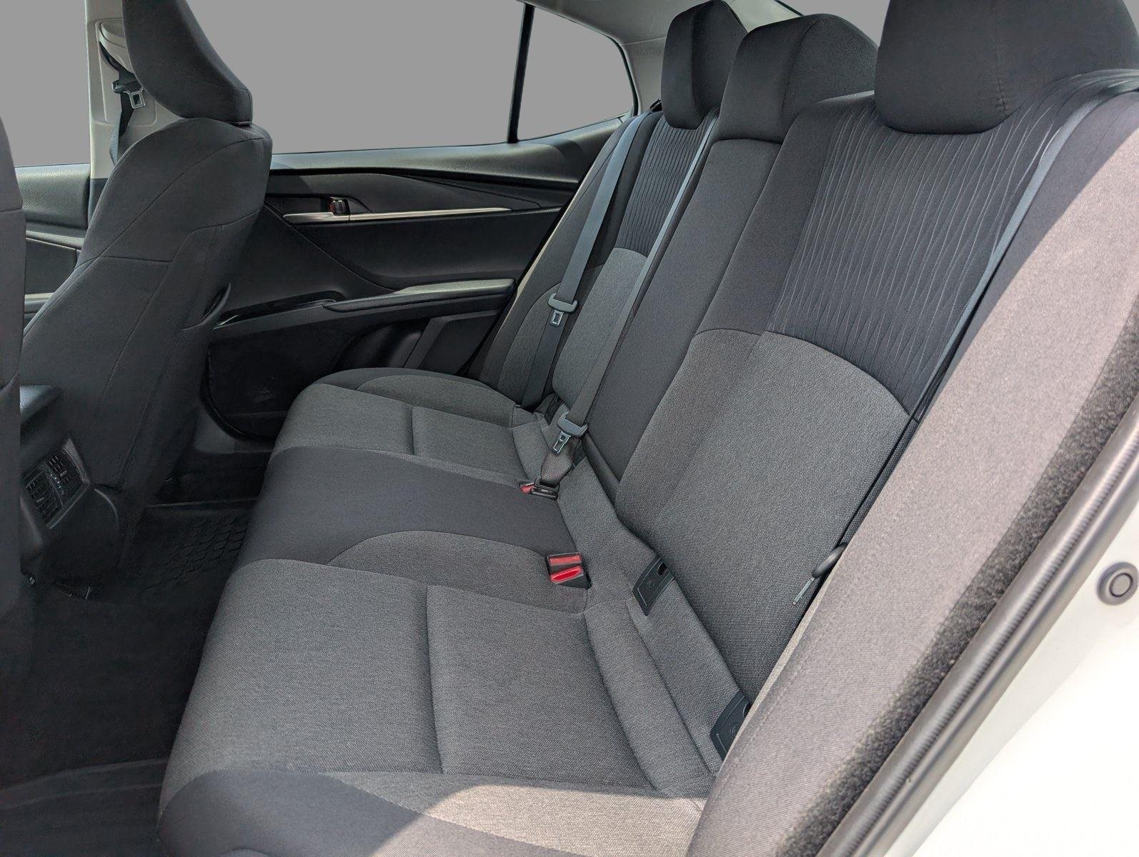 Used 2025 Ice Cap Toyota LE image 31