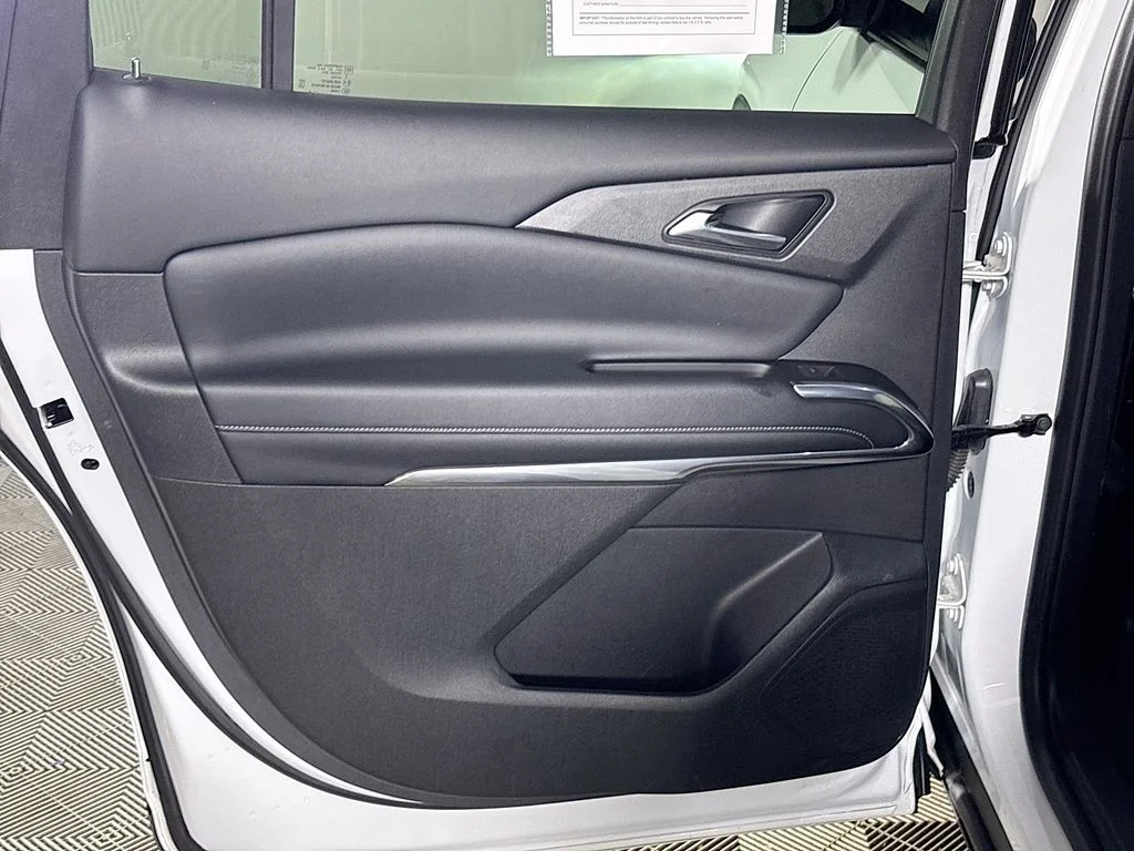 Used 2024 White Chevrolet LT image 19