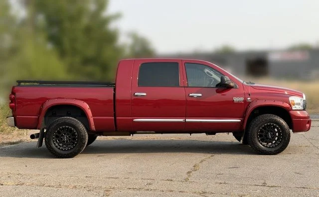 Used 2008 Red Dodge Laramie image 9