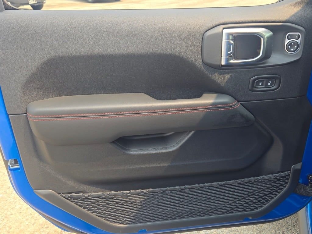 New 2026 Hydro Blue Pearlcoat Jeep Rubicon X image 27