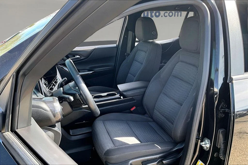 2025 Chevrolet Equinox LT - Photo 24