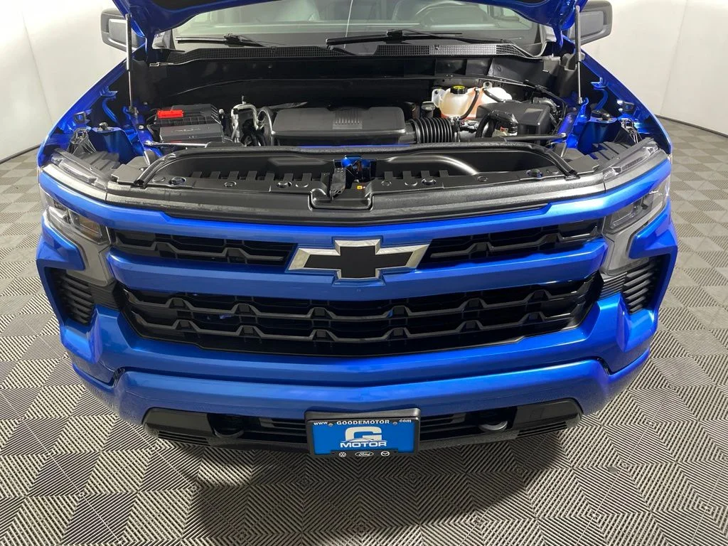 Used 2025 Blue Chevrolet RST image 27