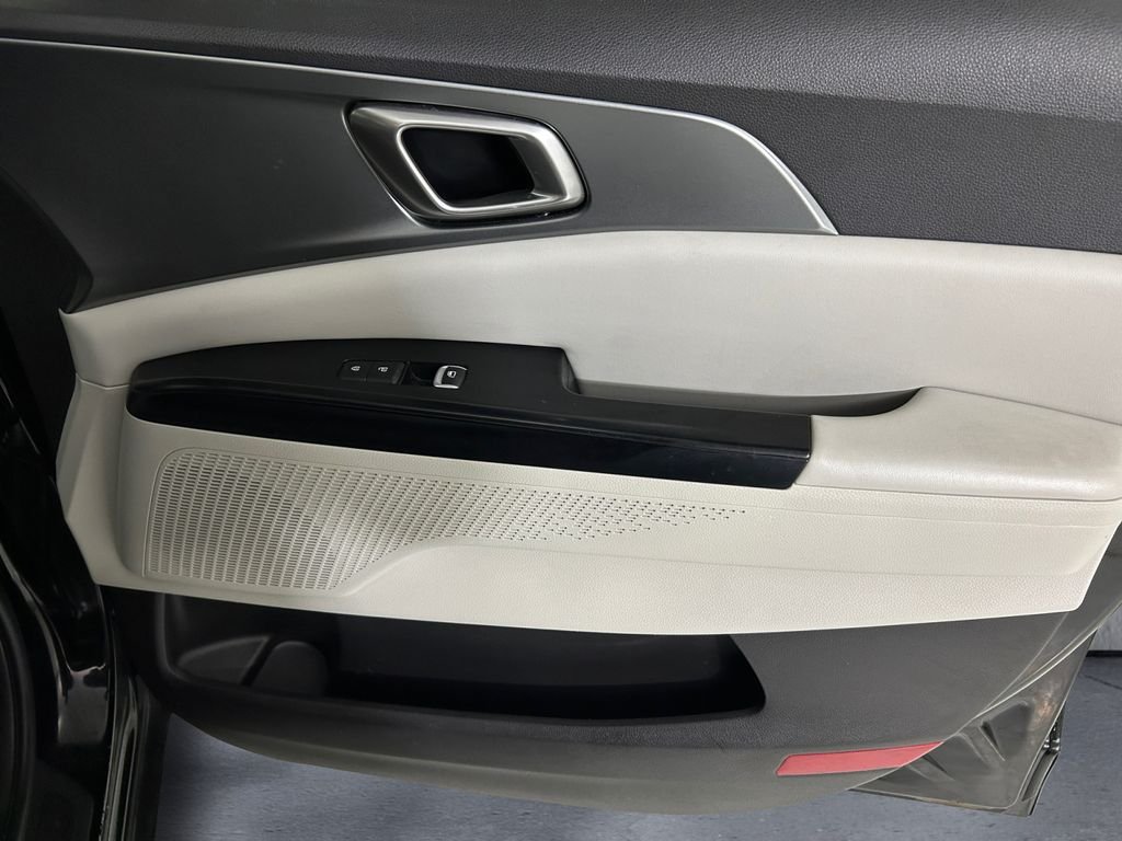 Used 2023 Black Kia LX Seat Package image 15