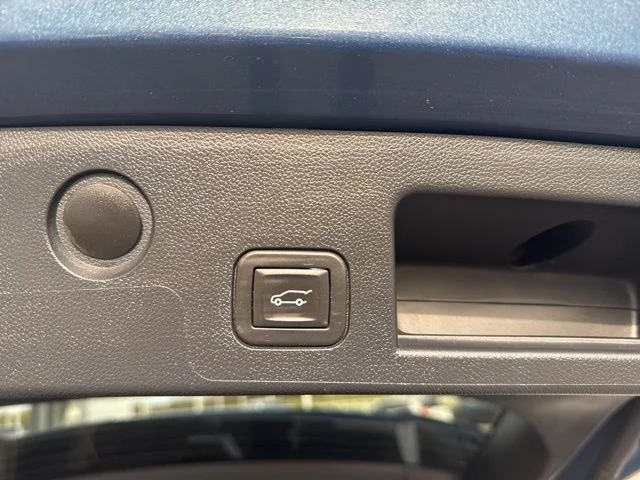Used 2025 Lakeshore Blue Chevrolet LT image 33