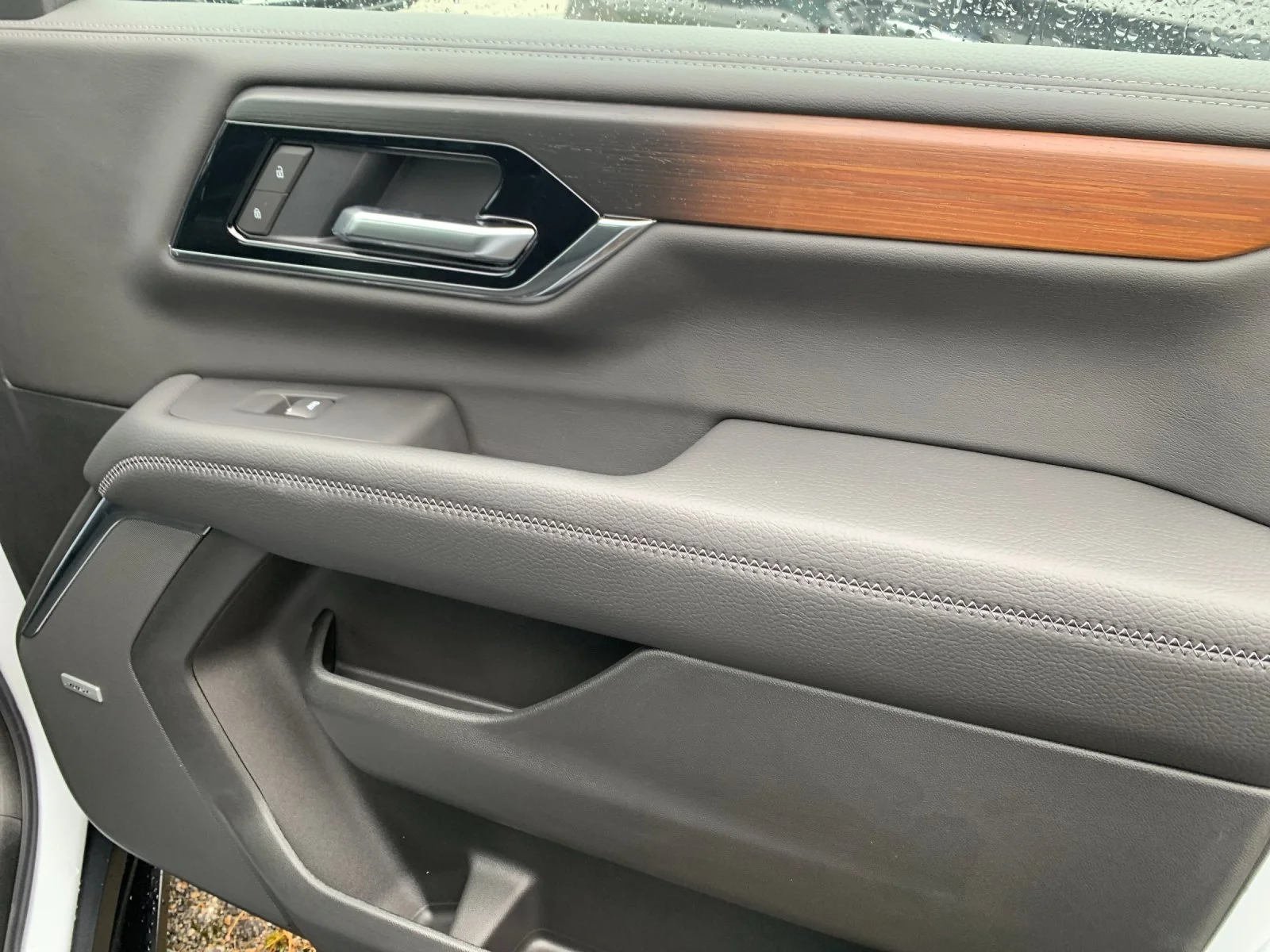 2026 GMC Yukon Denali - Photo 20