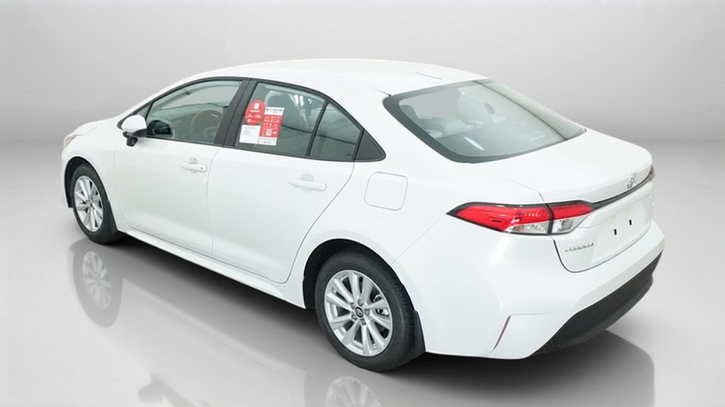 New 2027 Wind Chill Pearl Toyota LE image 25