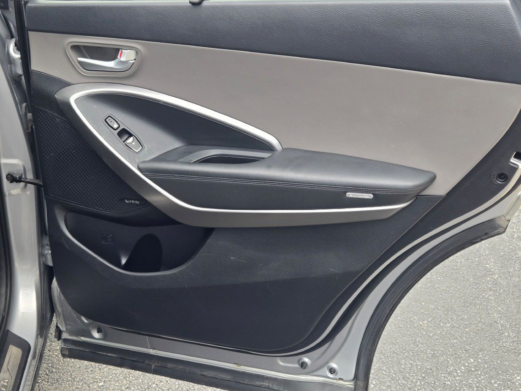 Used 2016 Frost Hyundai Limited image 8