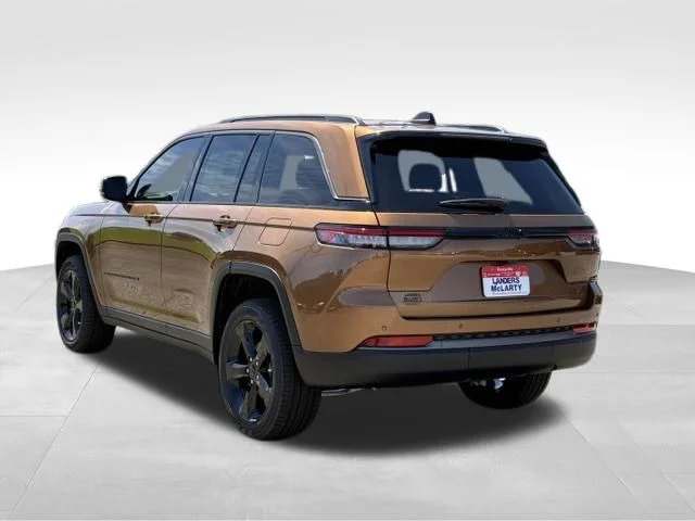 New 2026 Copper Shino Metallic Clear-Coat Exterior Paint Jeep Limited image 6