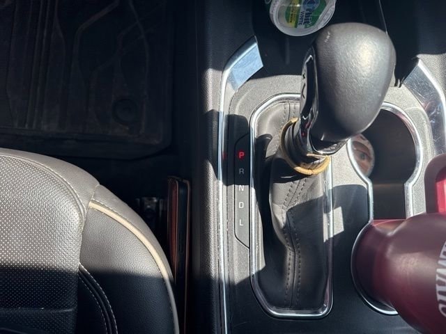 Used 2022 Silver Ice Metallic Chevrolet Premier image 3