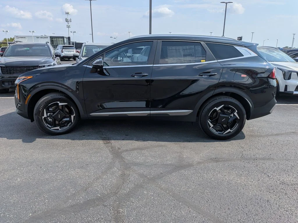 New 2027 Fusion Black Kia EX image 4