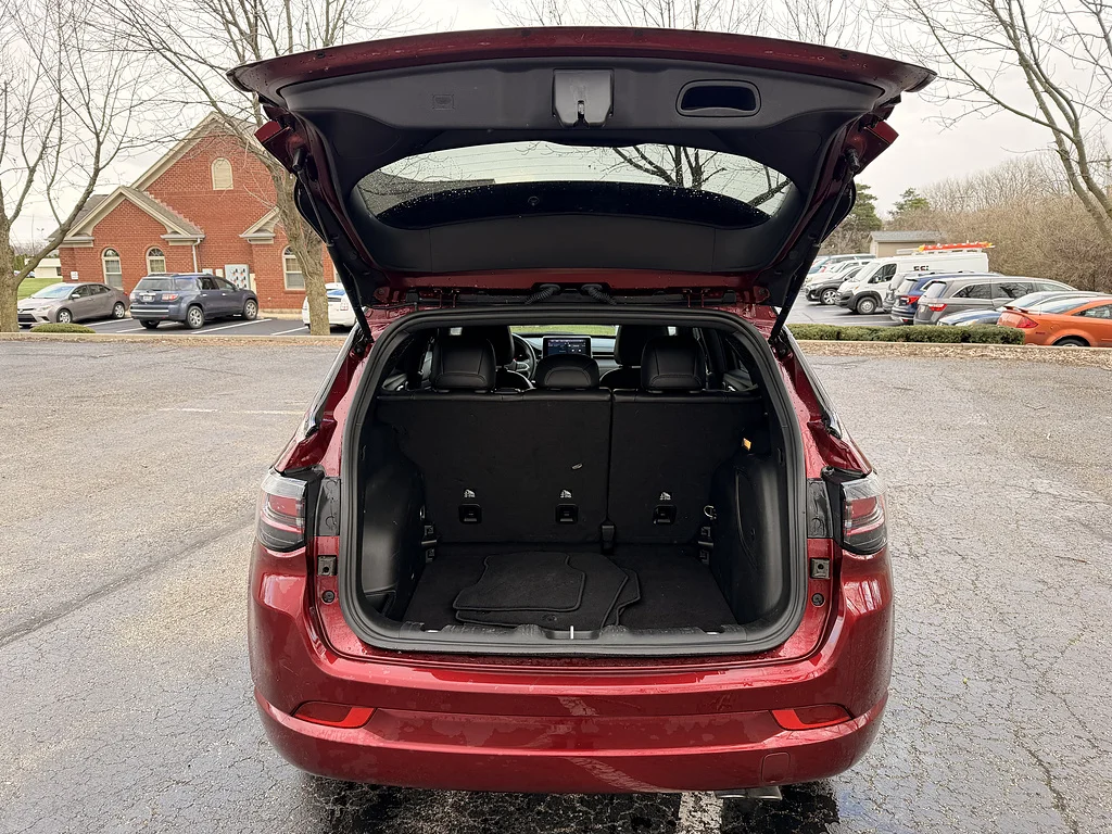 Used 2022 Velvet Red Pearl Coat Jeep High Altitude image 13