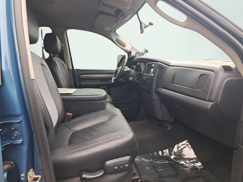 Used 2004 Blue Dodge SLT image 16