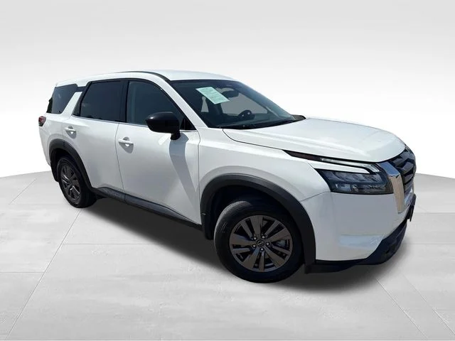 Used 2025 White Nissan S image 1
