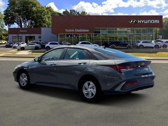 New 2026 Gray Hyundai SE image 4