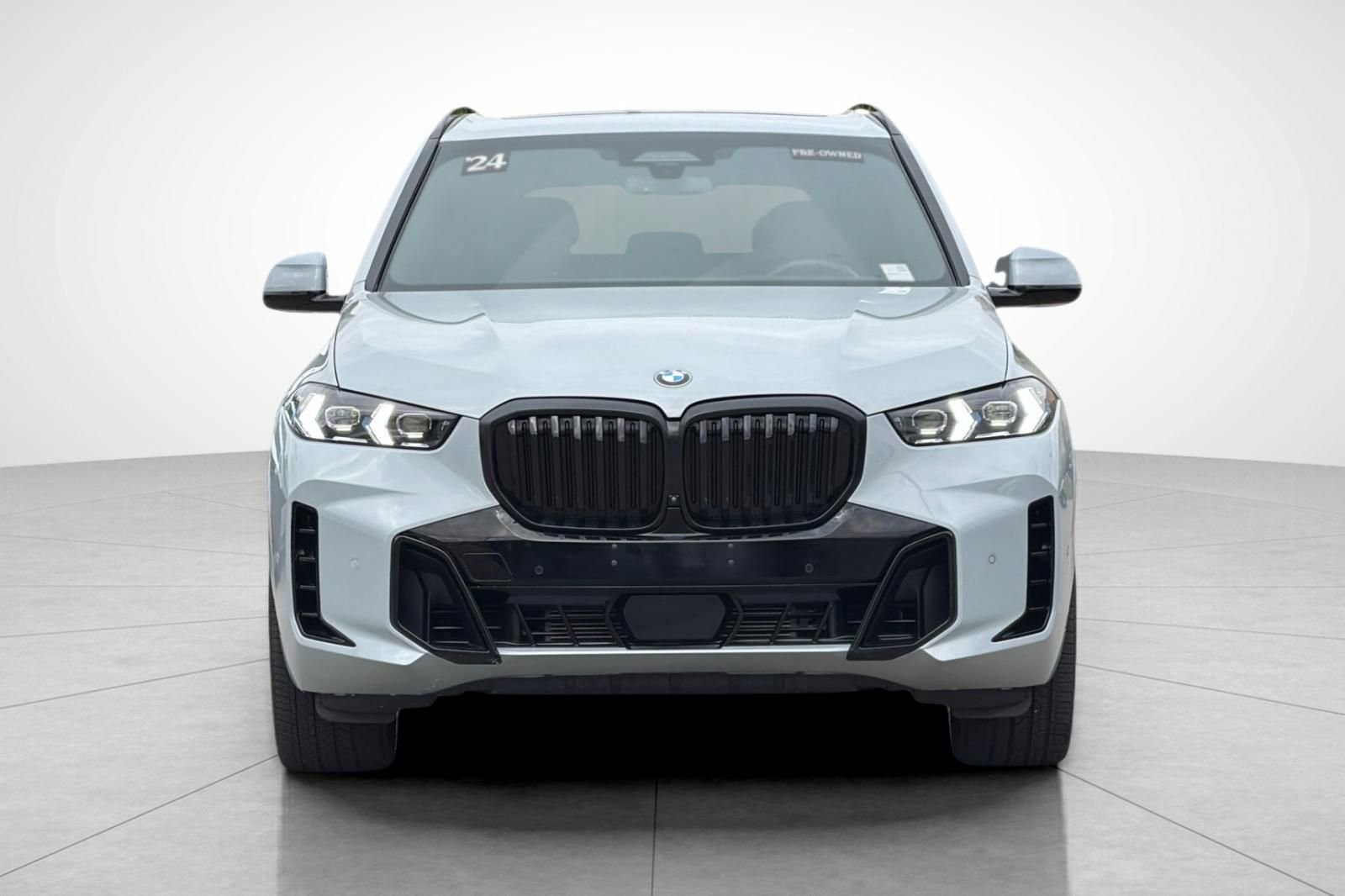Used 2024 Gray BMW sDrive40i image 9