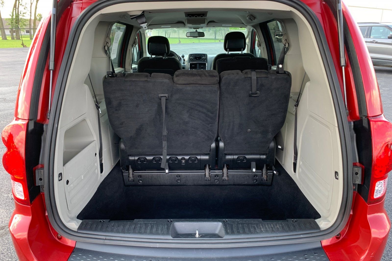 Used 2015 Red Dodge SE image 18