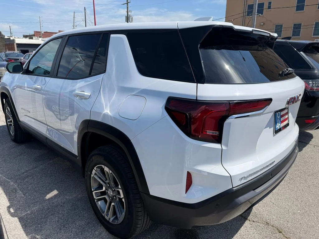 Used 2026 White GMC Elevation image 13