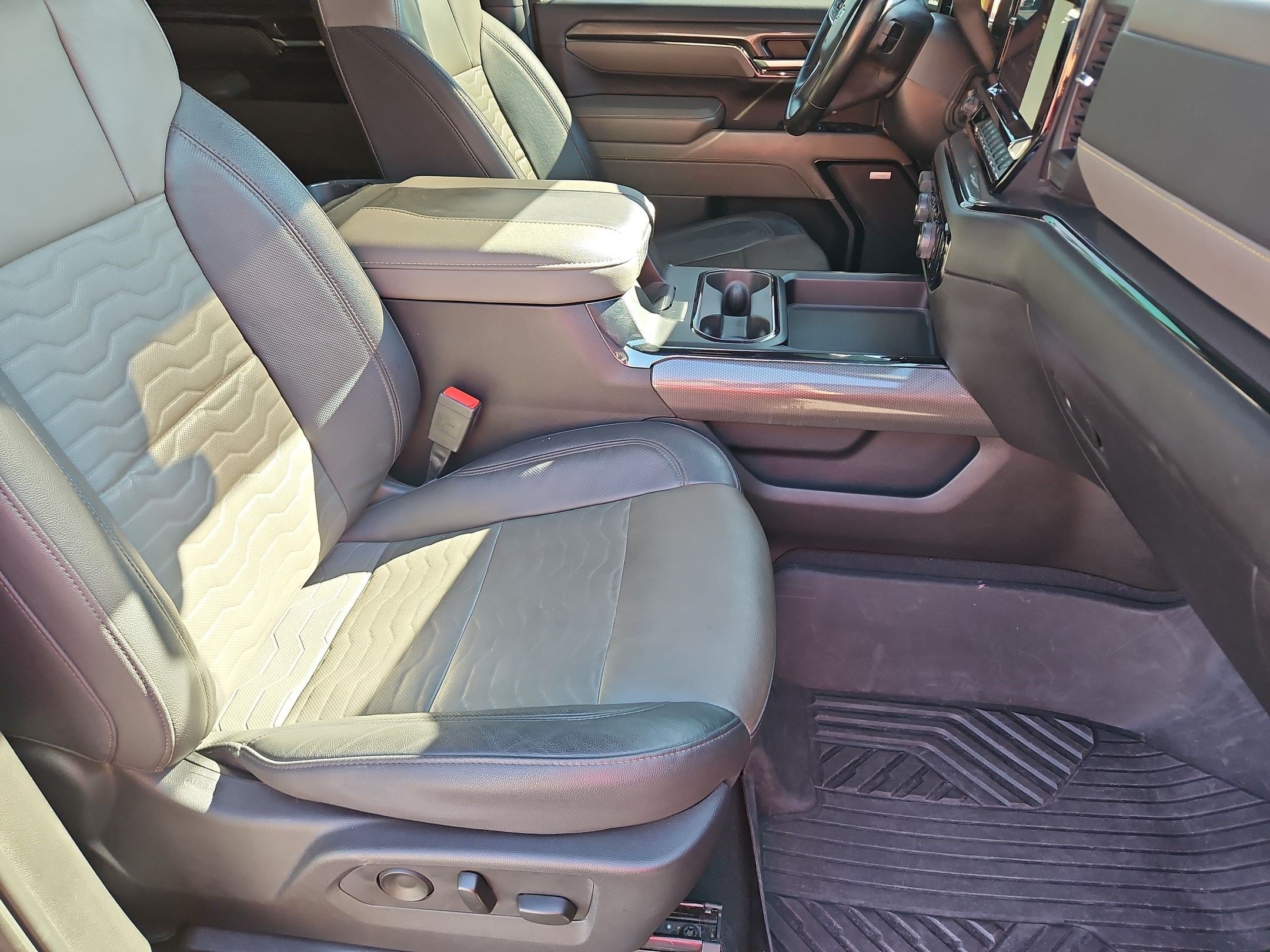 2024 Chevrolet Silverado 2500HD ZR2 - Photo 29