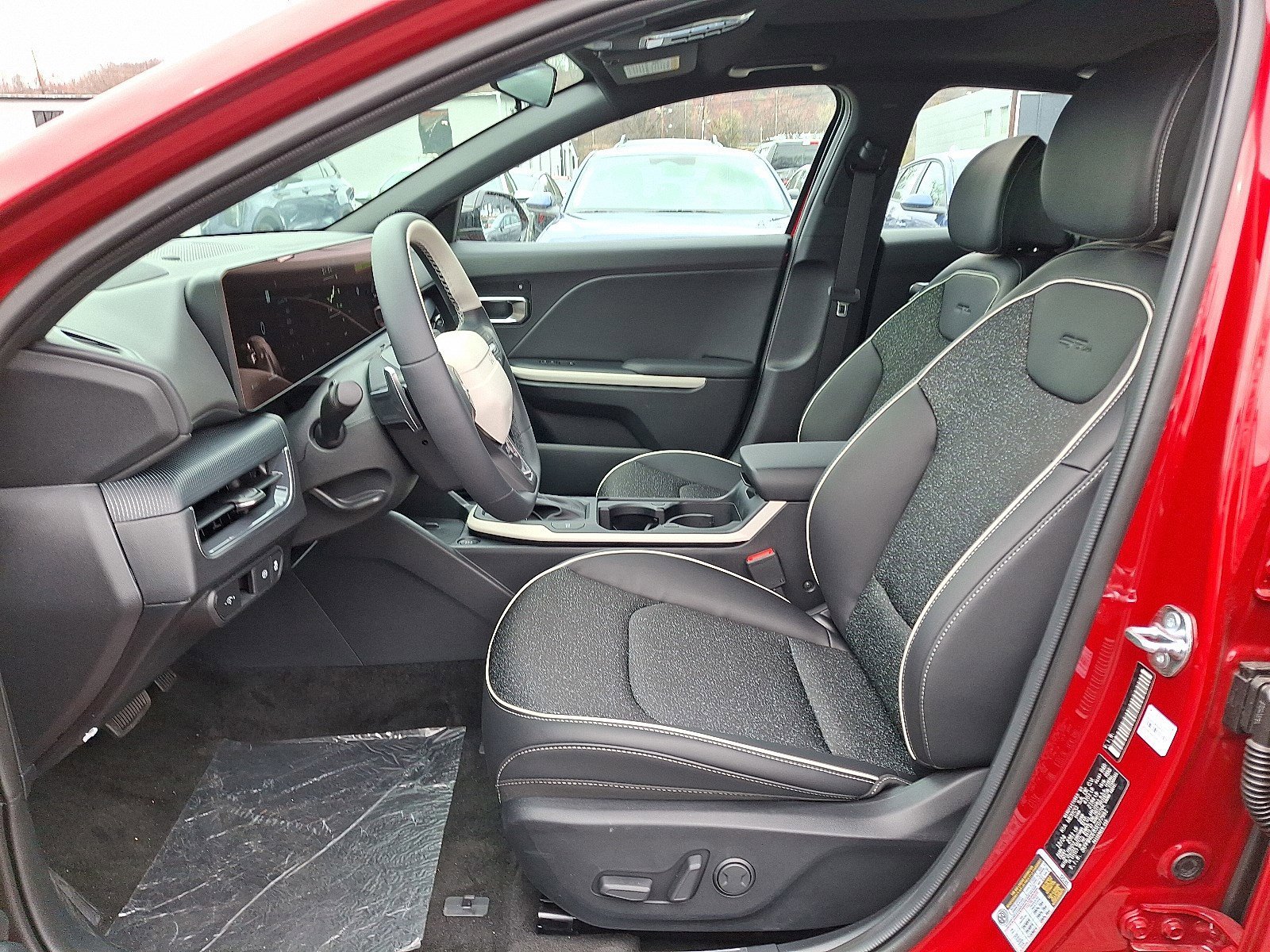 2025 Kia K4 GT-Line - Photo 9