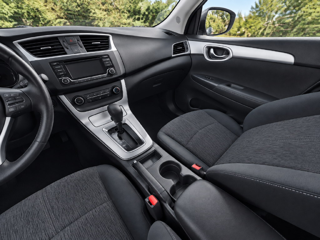 Used 2015 Silver Nissan SV image 14