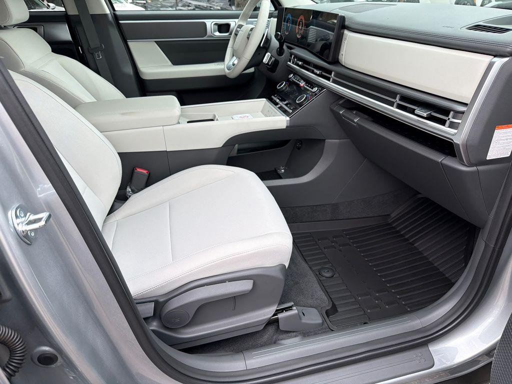 2026 Hyundai Santa Fe SE - Photo 13