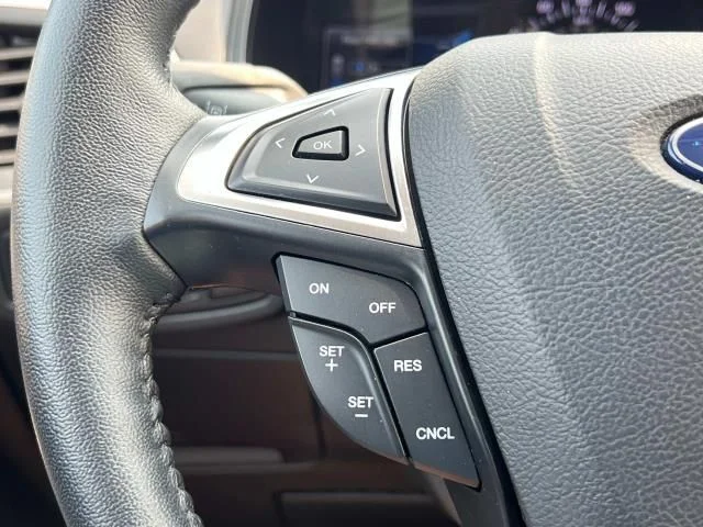 Used 2022 Black Ford SEL image 22