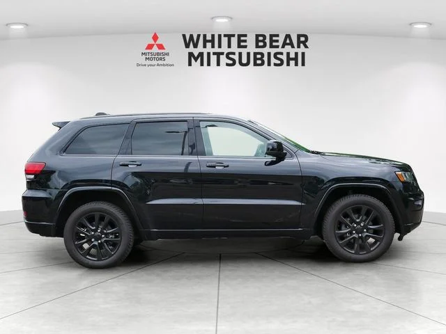 Used 2019 Black Jeep Altitude image 6
