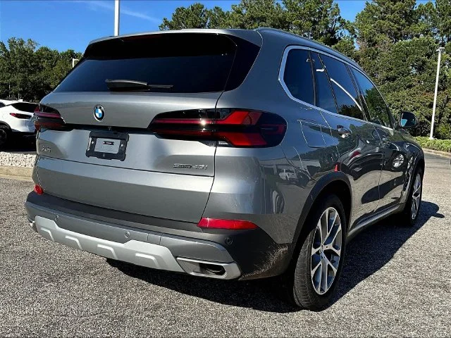 Used 2026 Gray BMW sDrive40i image 4