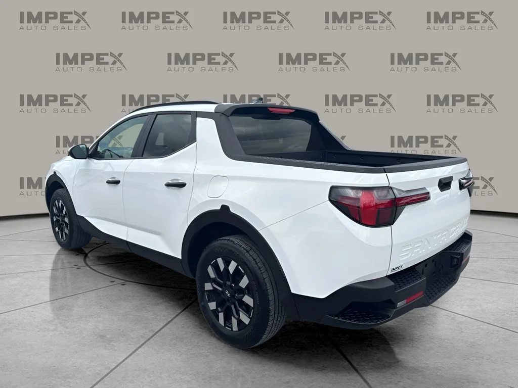 Used 2025 White Hyundai SEL image 3